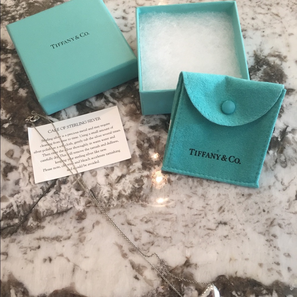 Tiffany &Co Elsa Peretti Bean Design Pendant